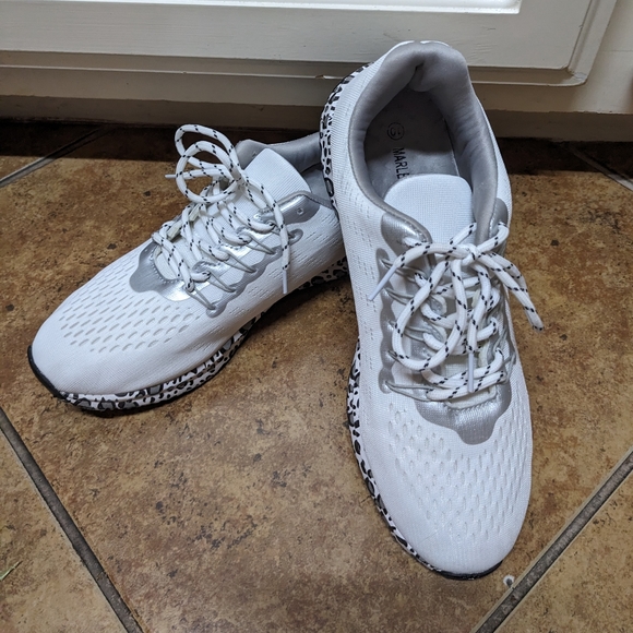 MarleyLilly sneakers size 10 - Picture 1 of 6